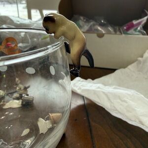 Hagen renaker  vintage cat hanging